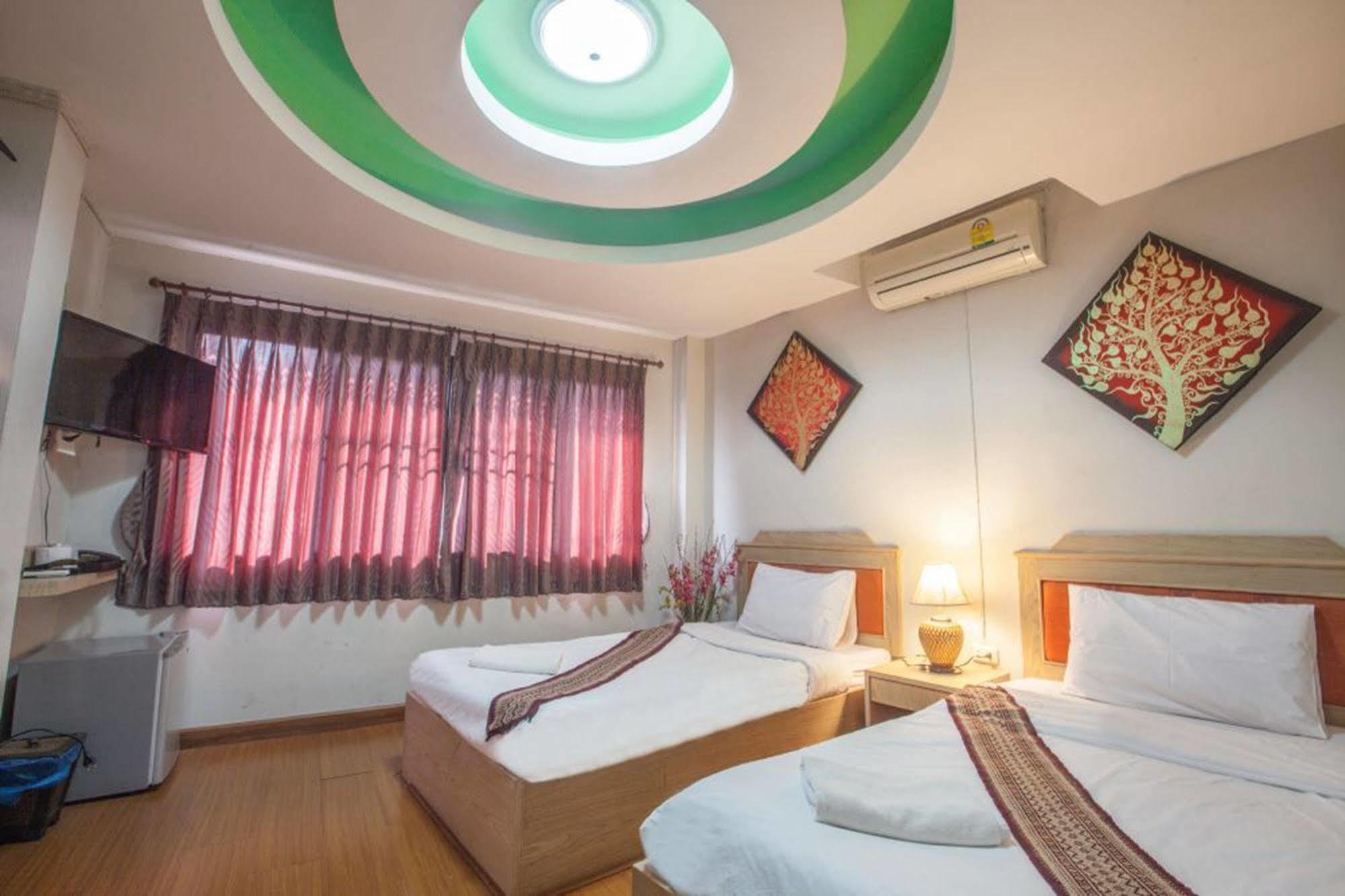 Home Place Hotel Csiangmaj Kültér fotó