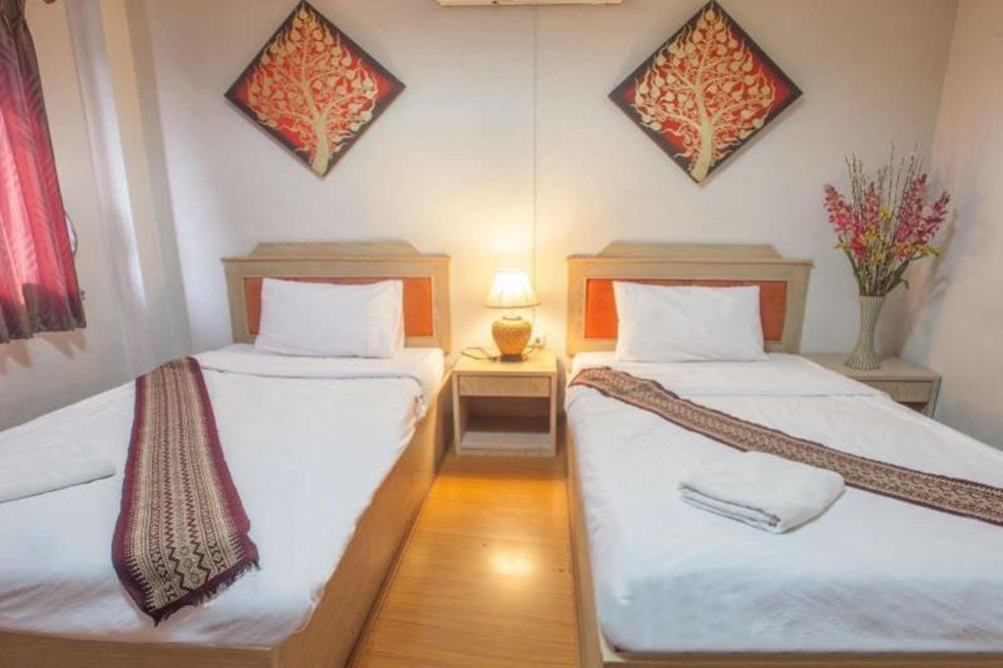 Home Place Hotel Csiangmaj Kültér fotó