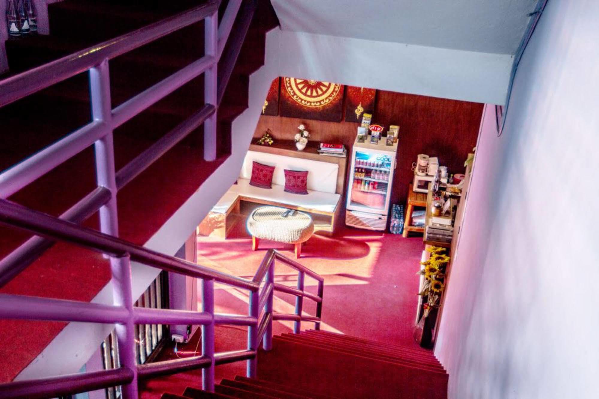 Home Place Hotel Csiangmaj Kültér fotó